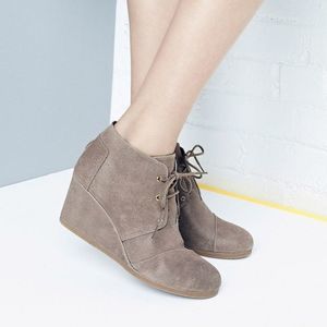 Toms Desert taupe wedge booties